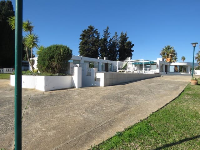2 Zimmer Villa zu verkaufen in San Pedro de Alcantara, Marbella mit Pool - 900.000 € (Ref: 8911585)