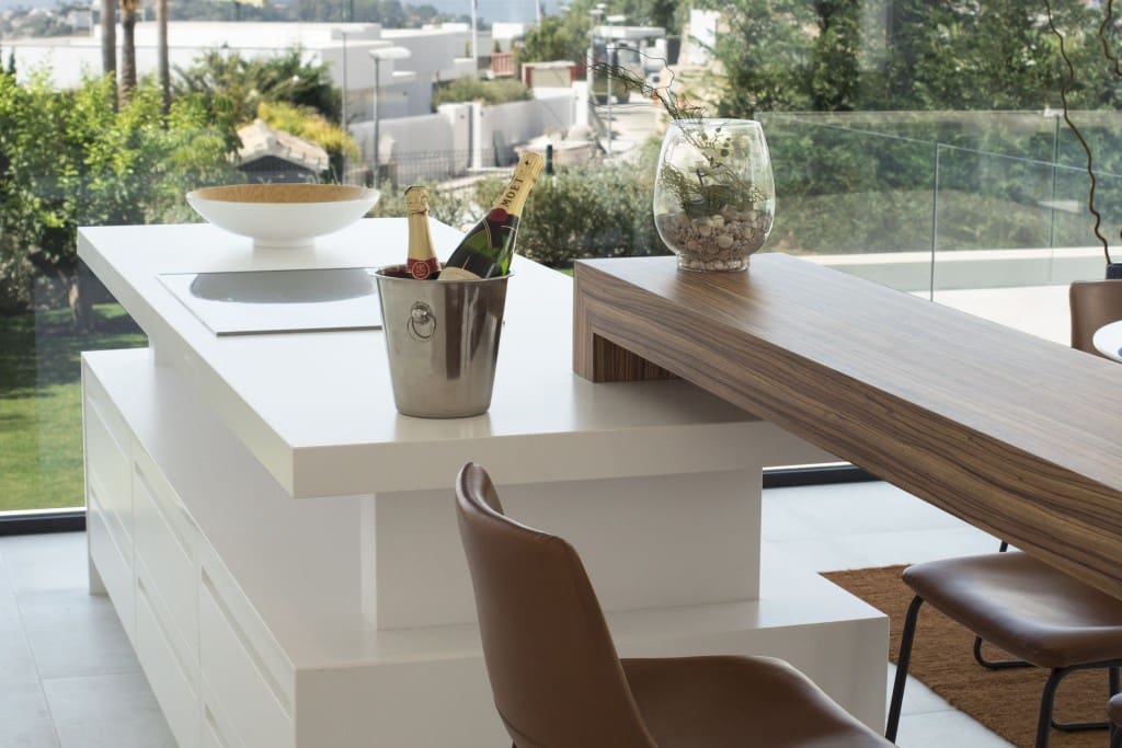 5 bedroom Villa for sale in Benahavis with pool - € 2,000,000 (Ref: 8911595)