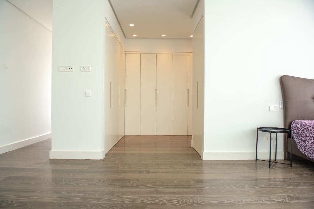 5 bedroom Villa for sale in Benahavis with pool - € 2,000,000 (Ref: 8911595)