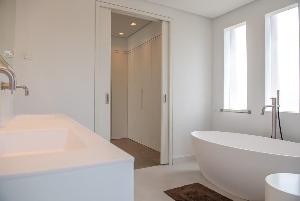 5 bedroom Villa for sale in Benahavis with pool - € 2,000,000 (Ref: 8911595)