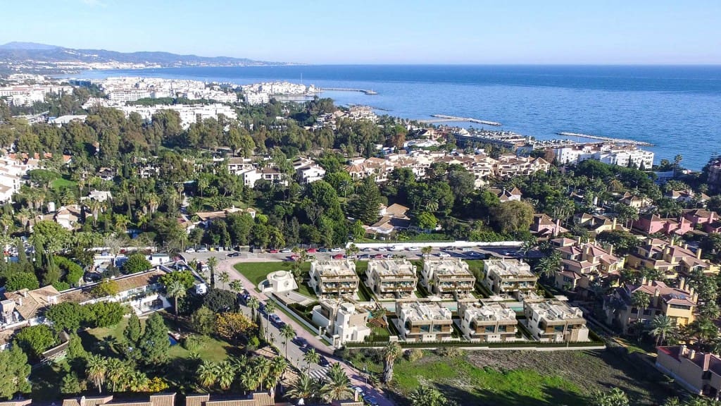 3 quarto Casa em Banda para venda em Puerto Banus com piscina garagem - 1 602 000 € (Ref: 8911610)