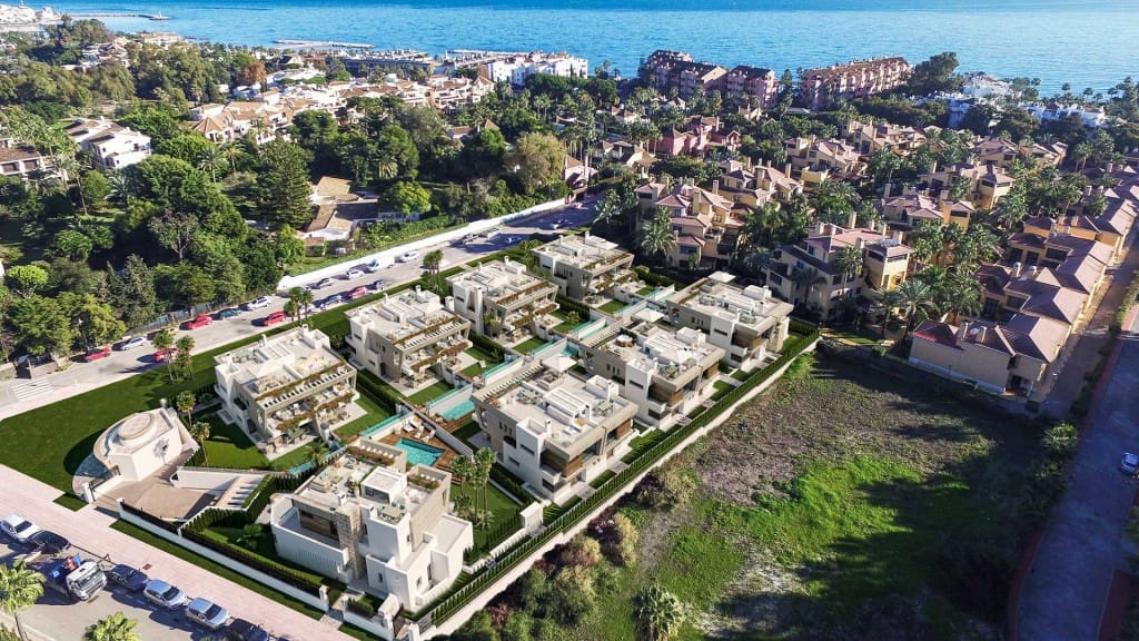 3 quarto Casa em Banda para venda em Puerto Banus com piscina garagem - 1 602 000 € (Ref: 8911610)