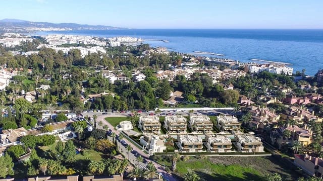 3 chambre Maison de Ville à vendre à Puerto Banus, Marbella avec piscine garage - 1 602 000 € (Ref: 8911610)