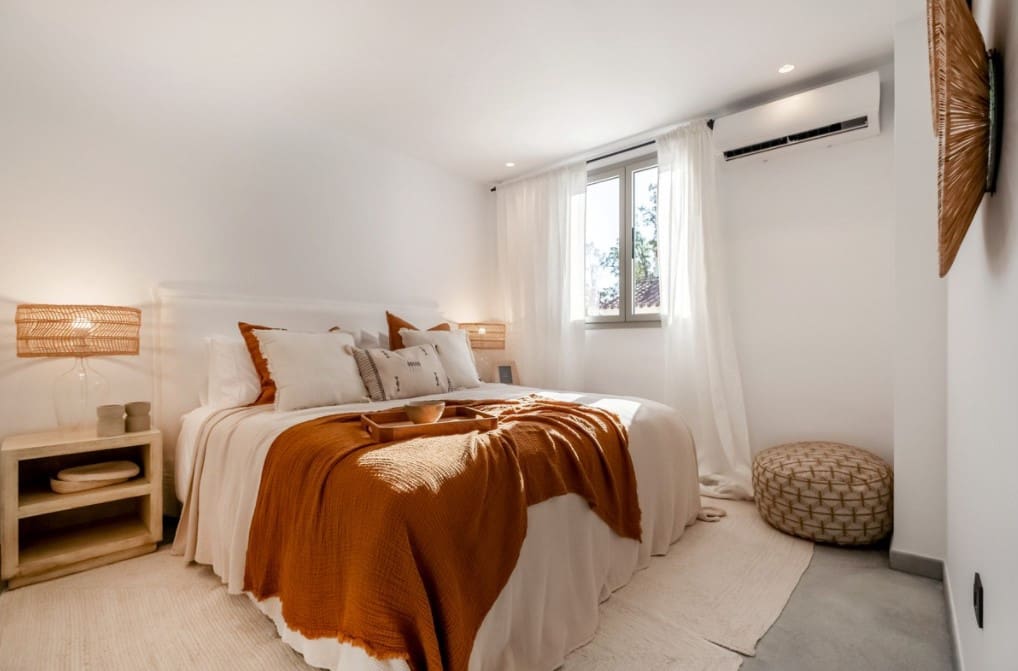 Chalet de 4 habitaciones en San Pedro de Alcantara en venta con piscina - 1.095.000 € (Ref: 8911623)