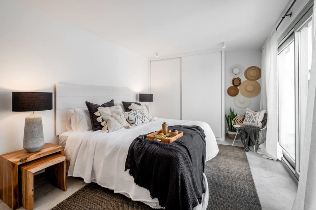 Chalet de 4 habitaciones en San Pedro de Alcantara en venta con piscina - 1.095.000 € (Ref: 8911623)