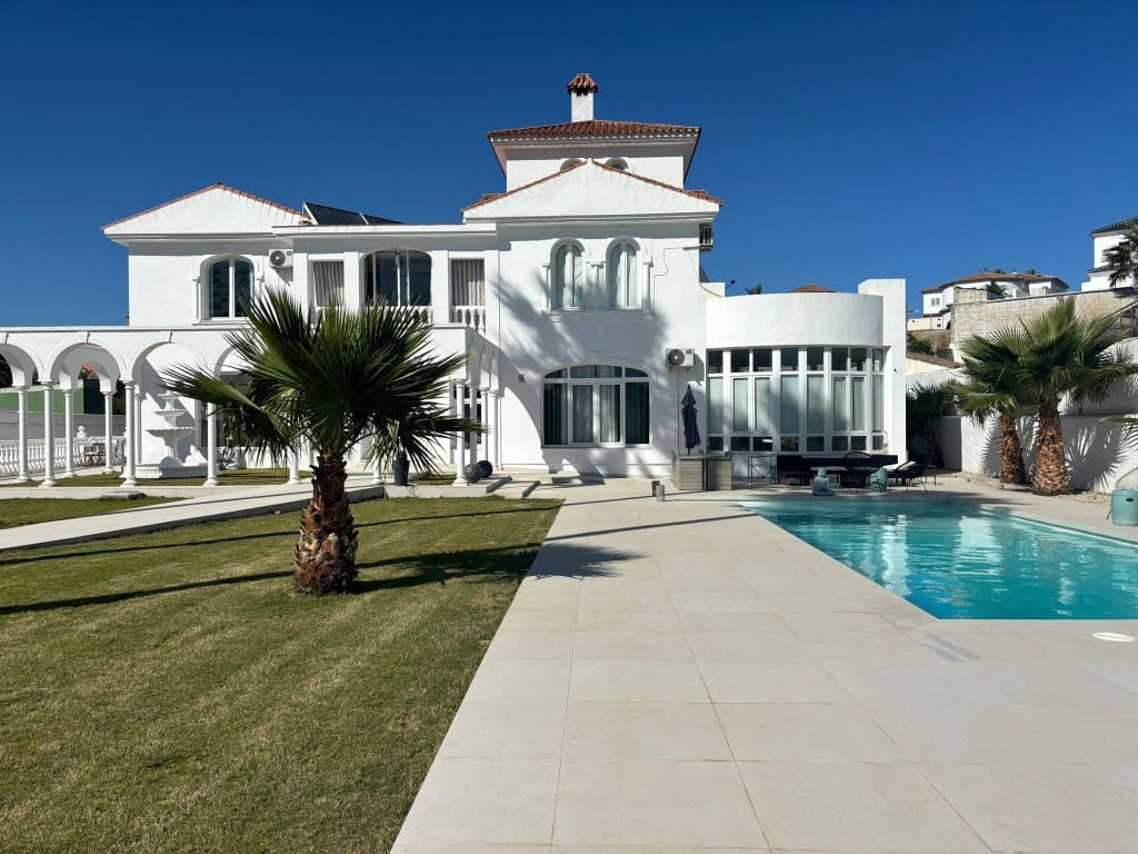 6 soveværelse Villa til salg i Santa Margarita med swimmingpool - € 890.000 (Ref: 8911632)