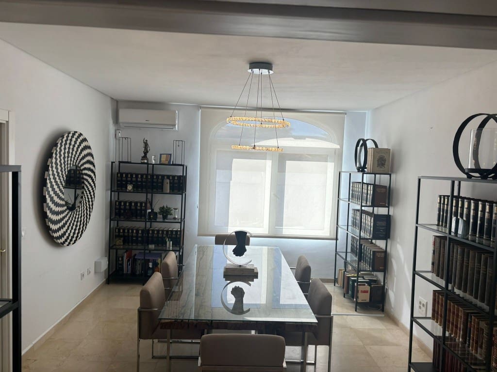 6 soveværelse Villa til salg i Santa Margarita med swimmingpool - € 890.000 (Ref: 8911632)