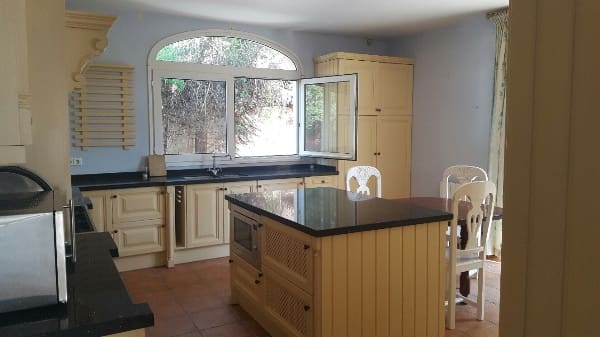 6 soveværelse Villa til salg i Santa Margarita, La Línea de la Concepción med swimmingpool - € 890.000 (Ref: 8911632)