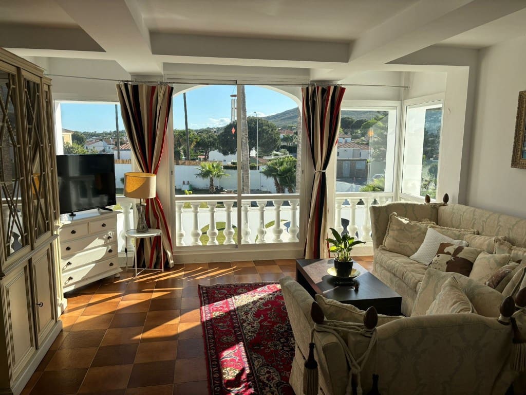 6 soveværelse Villa til salg i Santa Margarita med swimmingpool - € 890.000 (Ref: 8911632)