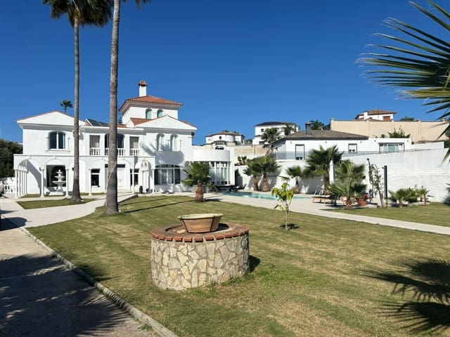 6 soveværelse Villa til salg i Santa Margarita, La Línea de la Concepción med swimmingpool - € 890.000 (Ref: 8911632)