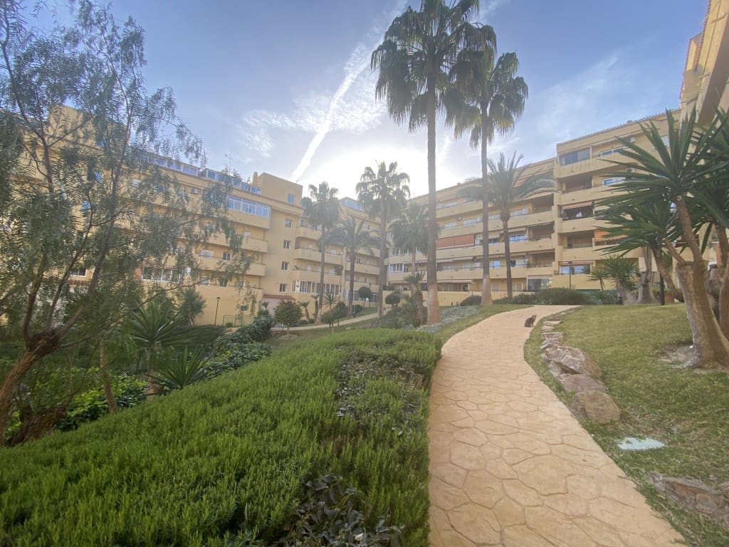 2 soveværelse Lejlighed til salg i Fuengirola med swimmingpool - € 249.000 (Ref: 8911635)