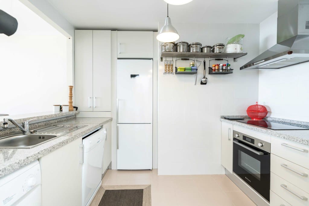 2 bedroom Apartment for sale in Calahonda with pool - € 299,000 (Ref: 8911639)