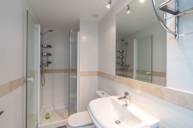 2 bedroom Apartment for sale in Calahonda, Mijas with pool - € 299,000 (Ref: 8911639)