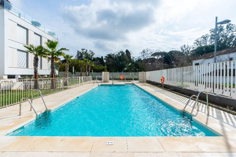 3 sovrum Takvåning till salu i Elviria med pool - 1 249 500 € (Ref: 8911652)