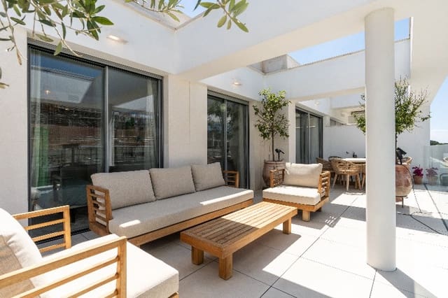 Ático de 3 habitaciones en Elviria, Marbella en venta con piscina - 1.249.500 € (Ref: 8911652)