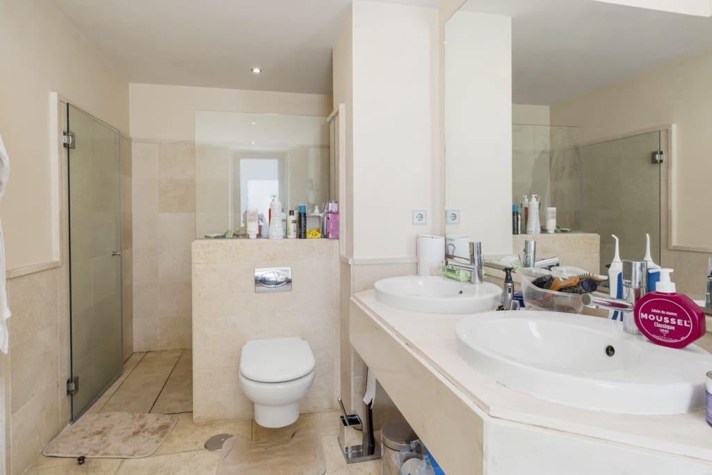 3 sypialnia Penthouse na sprzedaż w Los Flamingos z basenem garażem - 1 075 000 € (Ref: 8911658)