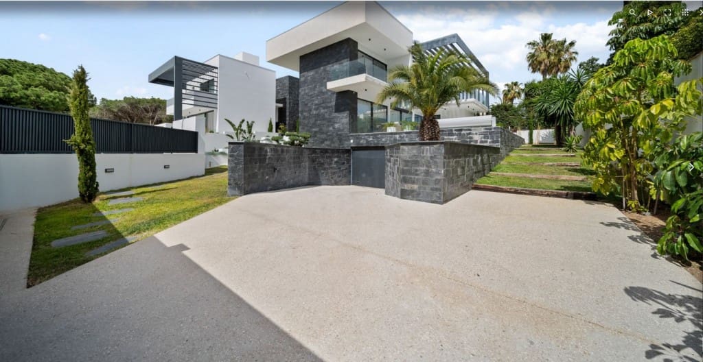 4 sypialnia Willa na sprzedaż w Marbesa z basenem garażem - 3 890 000 € (Ref: 8911666)