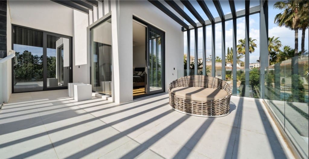 4 sypialnia Willa na sprzedaż w Marbesa z basenem garażem - 3 890 000 € (Ref: 8911666)