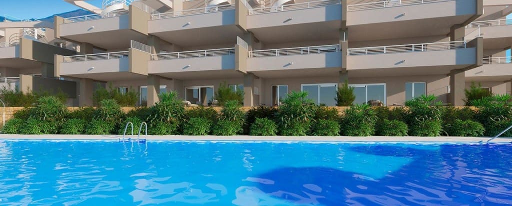 Apartamento de 3 habitaciones en Estepona en venta con piscina - 375.000 € (Ref: 8911673)
