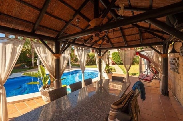 4 soverom Villa til salgs i Torremolinos med svømmebasseng garasje - € 1 545 000 (Ref: 8911678)