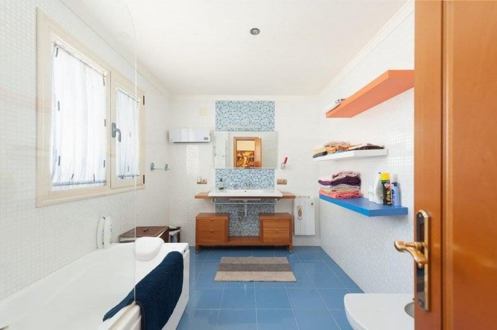 4 sypialnia Willa na sprzedaż w Torremolinos z basenem garażem - 1 545 000 € (Ref: 8911678)