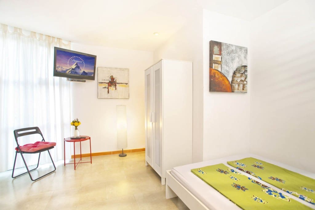 8 sypialnia Willa na sprzedaż w Elviria z basenem garażem - 1 995 000 € (Ref: 8911687)