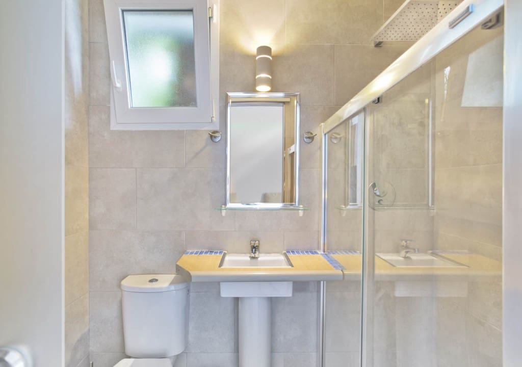 8 sypialnia Willa na sprzedaż w Elviria z basenem garażem - 1 995 000 € (Ref: 8911687)