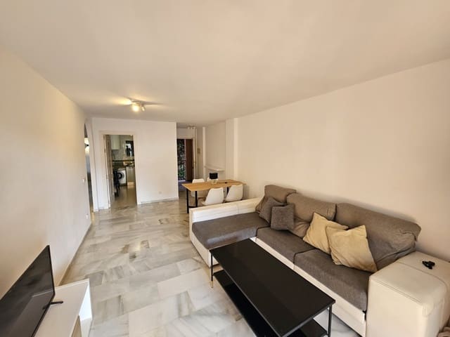 2 bedroom Apartment for holiday rental in La Reserva, Marbella with pool garage - € 900 (Ref: 8911690)