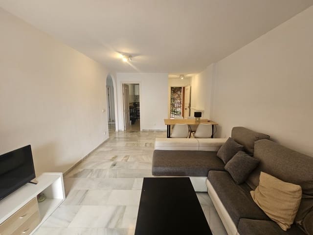 2 bedroom Apartment for holiday rental in La Reserva, Marbella with pool garage - € 900 (Ref: 8911690)