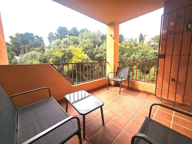 2 bedroom Apartment for holiday rental in La Reserva, Marbella with pool garage - € 900 (Ref: 8911690)