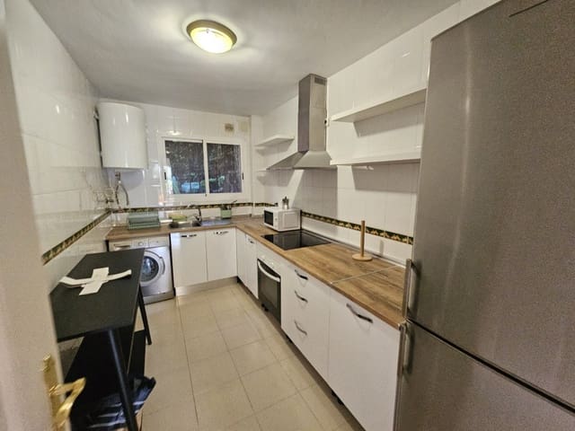 2 bedroom Apartment for holiday rental in La Reserva, Marbella with pool garage - € 900 (Ref: 8911690)