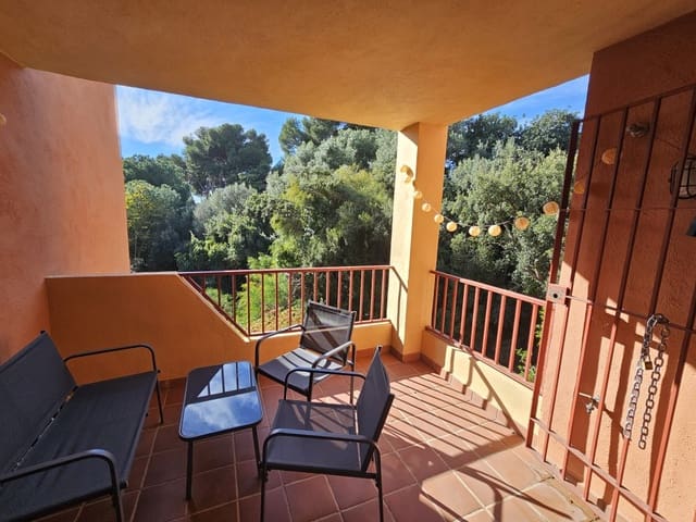 2 bedroom Apartment for holiday rental in La Reserva, Marbella with pool garage - € 900 (Ref: 8911690)