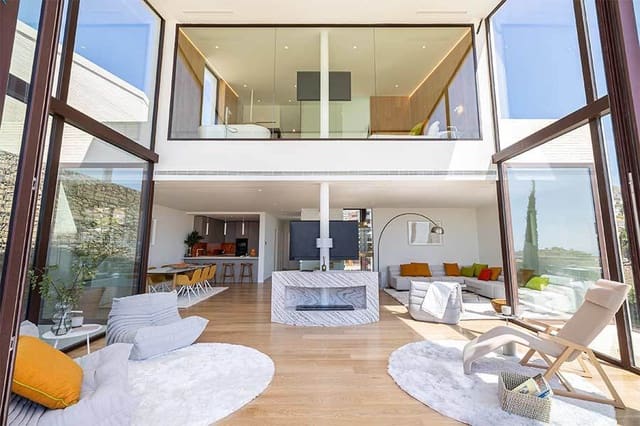 4 Zimmer Villa zu verkaufen in Fuengirola mit Pool Garage - 2.970.000 € (Ref: 8911691)