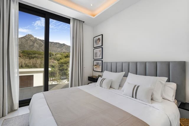 6 bedroom Villa for sale in Marbella with pool - € 5,900,000 (Ref: 8911694)