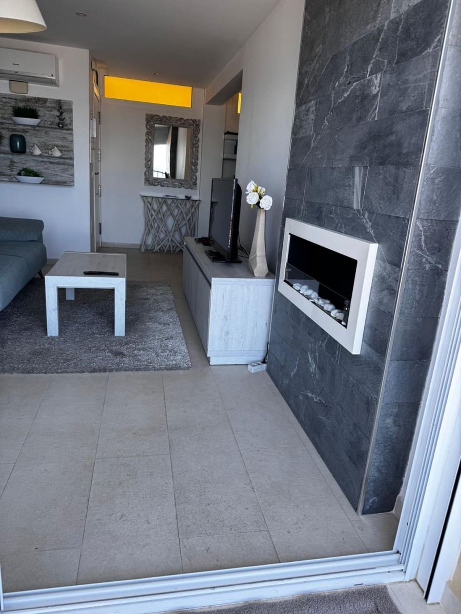 2 bedroom Apartment for sale in Fuengirola - € 490,000 (Ref: 8911698)