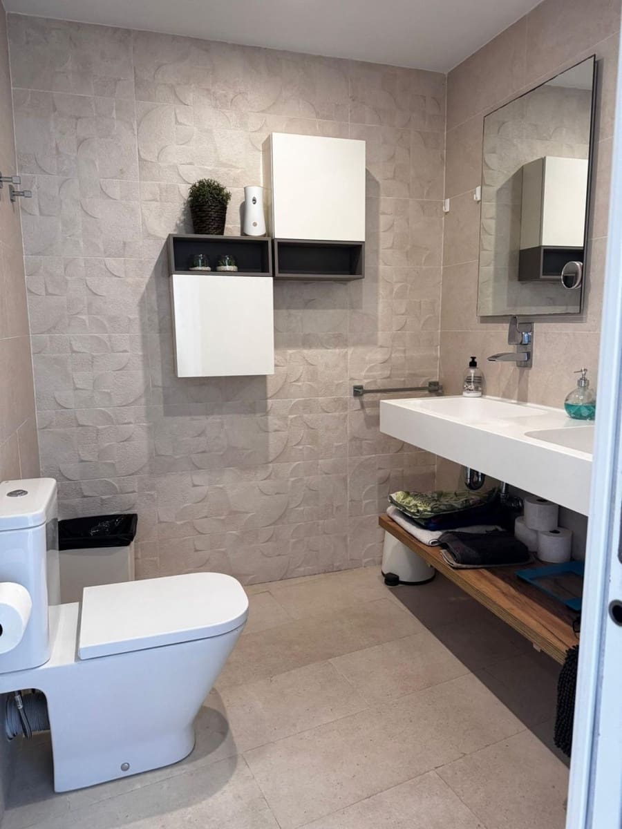 2 bedroom Apartment for sale in Fuengirola - € 490,000 (Ref: 8911698)