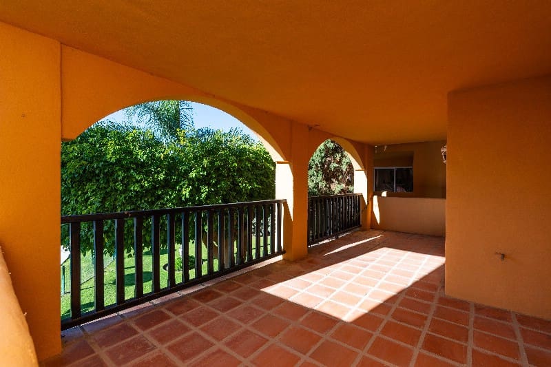 3 soveværelse Lejlighed til salg i Calahonda med swimmingpool - € 335.000 (Ref: 8911705)