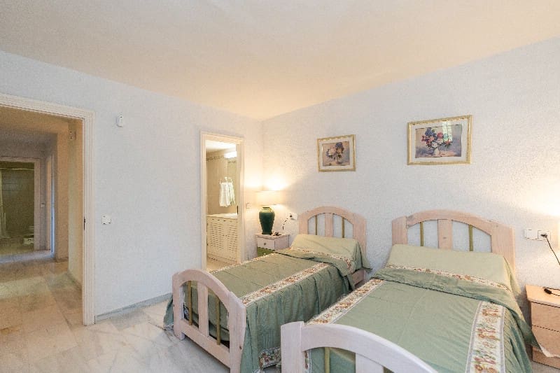 3 soveværelse Lejlighed til salg i Calahonda med swimmingpool - € 335.000 (Ref: 8911705)