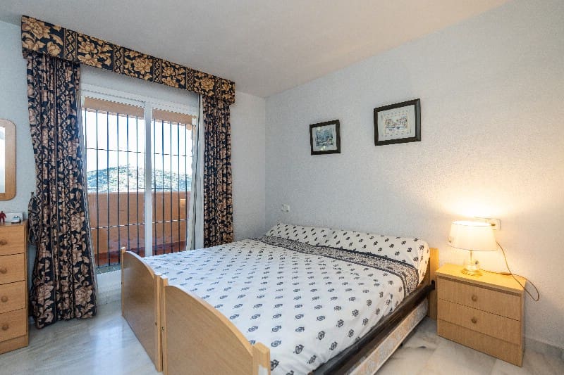 3 soveværelse Lejlighed til salg i Calahonda med swimmingpool - € 335.000 (Ref: 8911705)