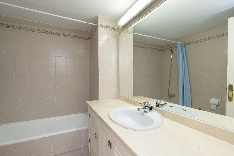 3 soveværelse Lejlighed til salg i Calahonda med swimmingpool - € 335.000 (Ref: 8911705)