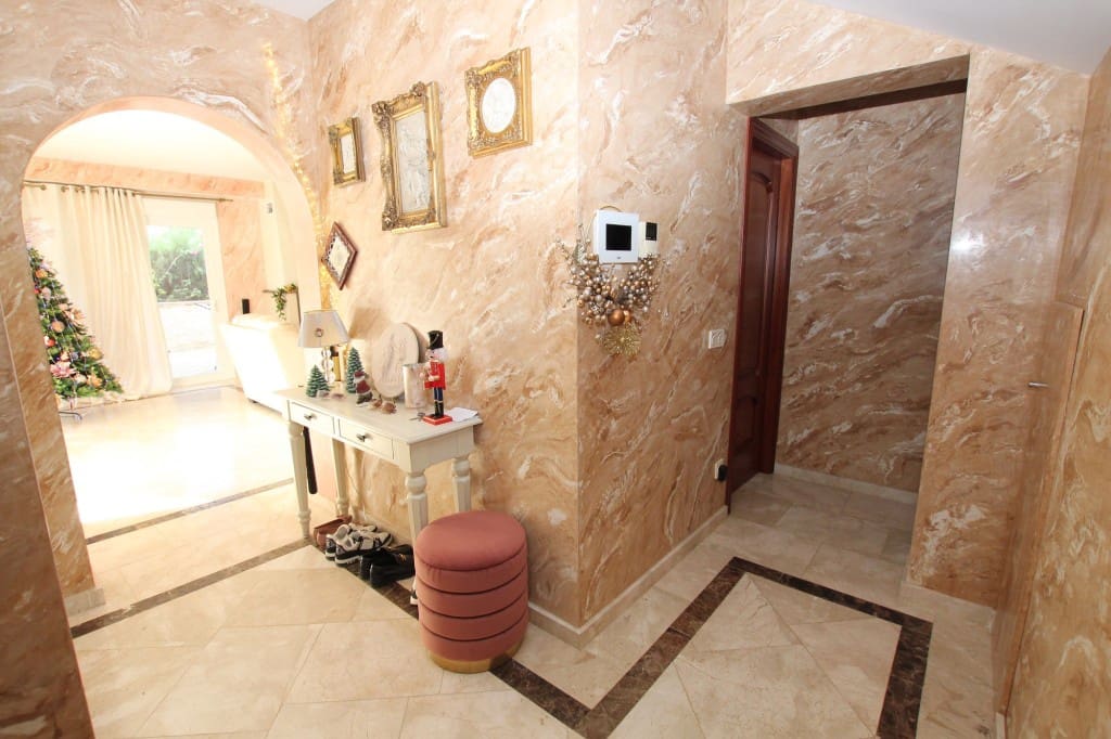 4 soveværelse Villa til salg i Carib Playa med swimmingpool garage - € 1.250.000 (Ref: 8915133)