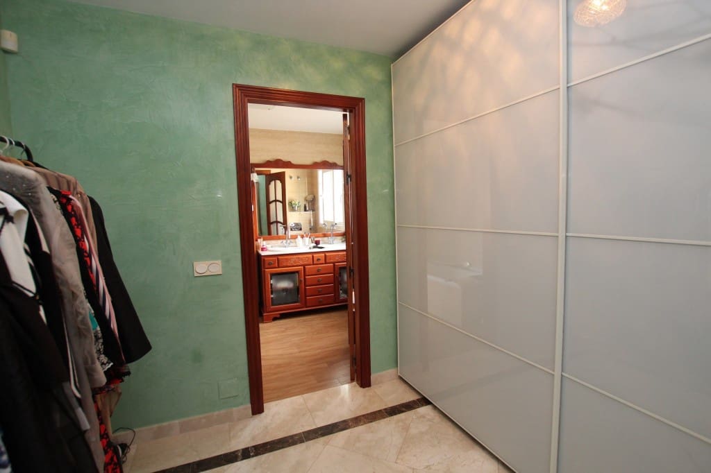 4 soveværelse Villa til salg i Carib Playa med swimmingpool garage - € 1.250.000 (Ref: 8915133)