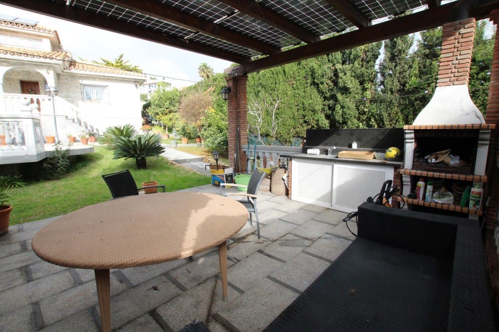 4 soveværelse Villa til salg i Carib Playa med swimmingpool garage - € 1.250.000 (Ref: 8915133)