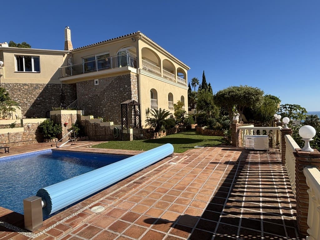 5 soveværelse Villa til salg i La Capellania med swimmingpool - € 1.890.000 (Ref: 8921186)