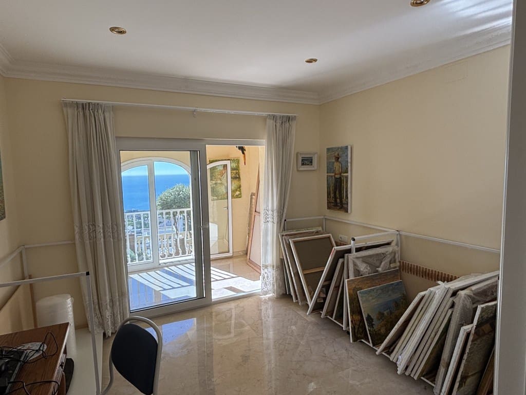 5 soveværelse Villa til salg i La Capellania med swimmingpool - € 1.890.000 (Ref: 8921186)