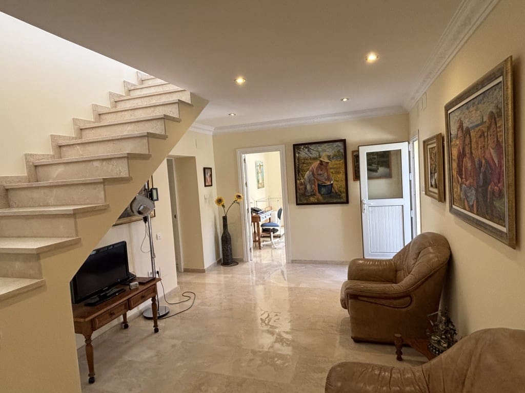 5 soveværelse Villa til salg i La Capellania med swimmingpool - € 1.890.000 (Ref: 8921186)