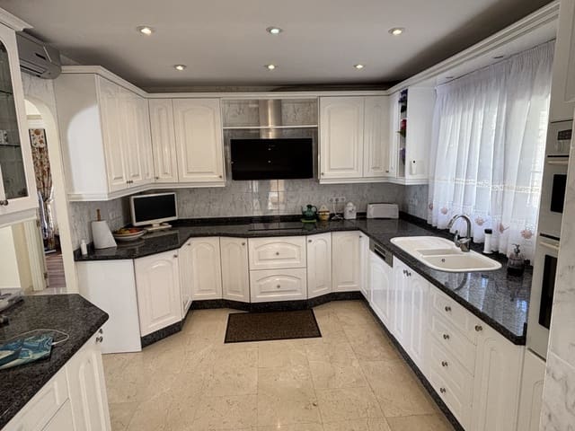 5 soveværelse Villa til salg i La Capellania, Benalmádena med swimmingpool - € 1.890.000 (Ref: 8921186)