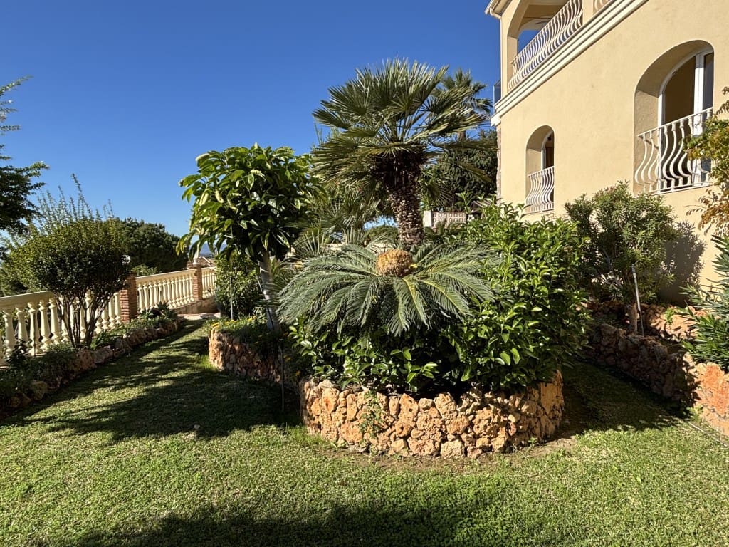 5 soveværelse Villa til salg i La Capellania med swimmingpool - € 1.890.000 (Ref: 8921186)