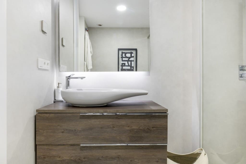 3 bedroom Apartment for sale in Estepona with pool garage - € 1,145,000 (Ref: 9004586)