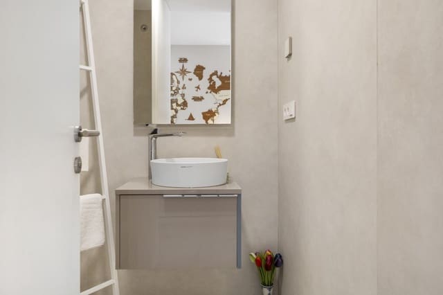 3 bedroom Apartment for sale in Estepona with pool garage - € 1,145,000 (Ref: 9004586)